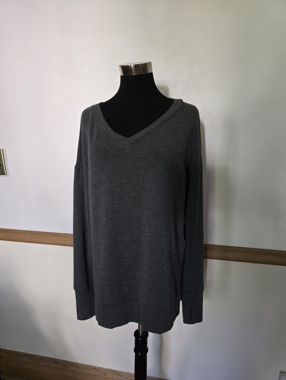 Athleta Coaster Luxe V Neck Size Small Petite